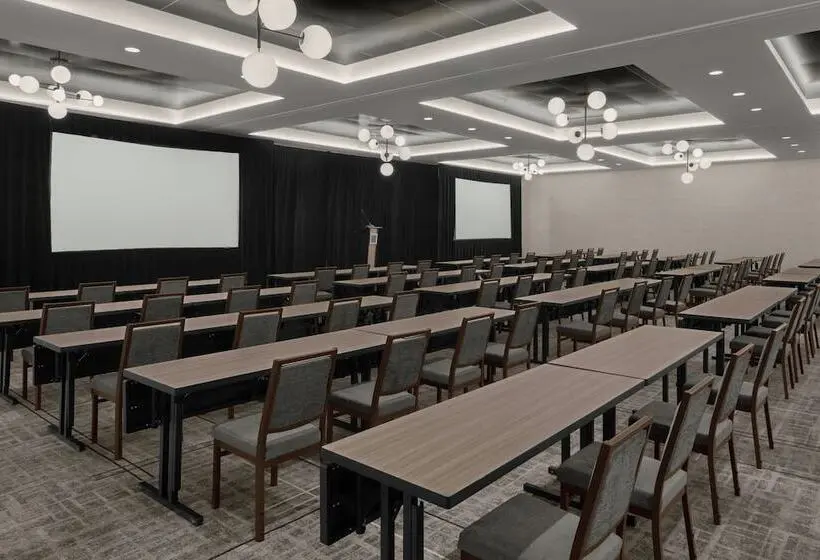 AC Hotel by Marriott Arlington National Landing