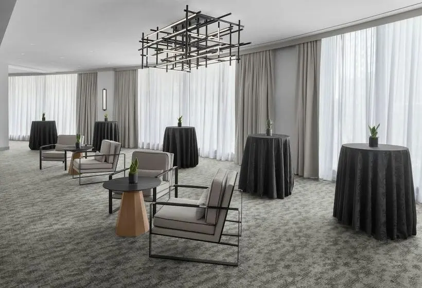 AC Hotel by Marriott Arlington National Landing
