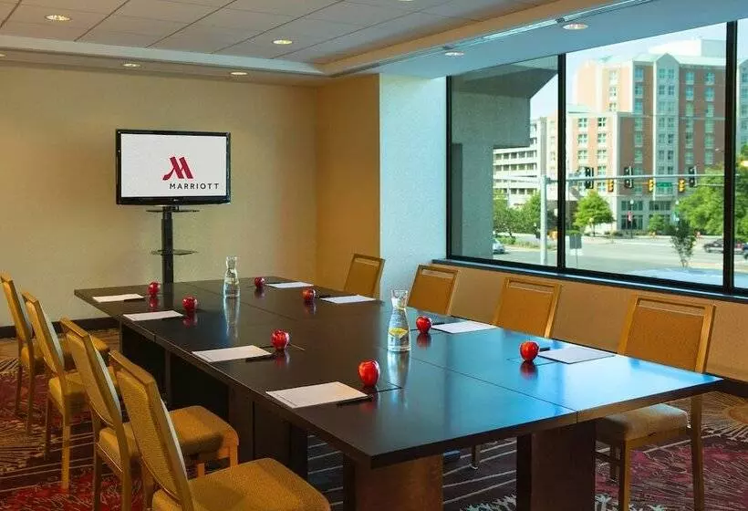 فندق Crystal City Marriott At Reagan National Airport