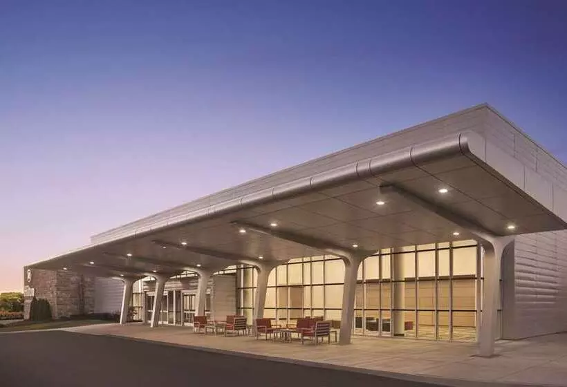 Отель Hilton Knoxville Airport