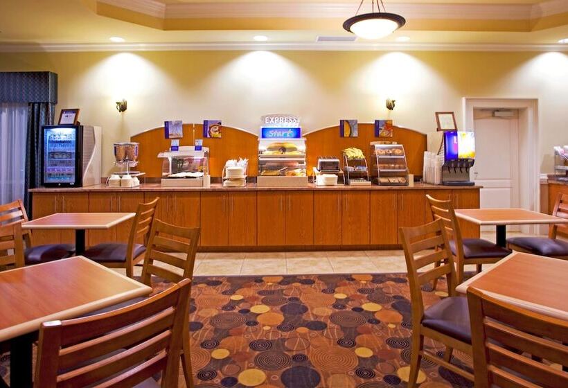 هتل Holiday Inn Express & Suites Valdosta, An Ihg
