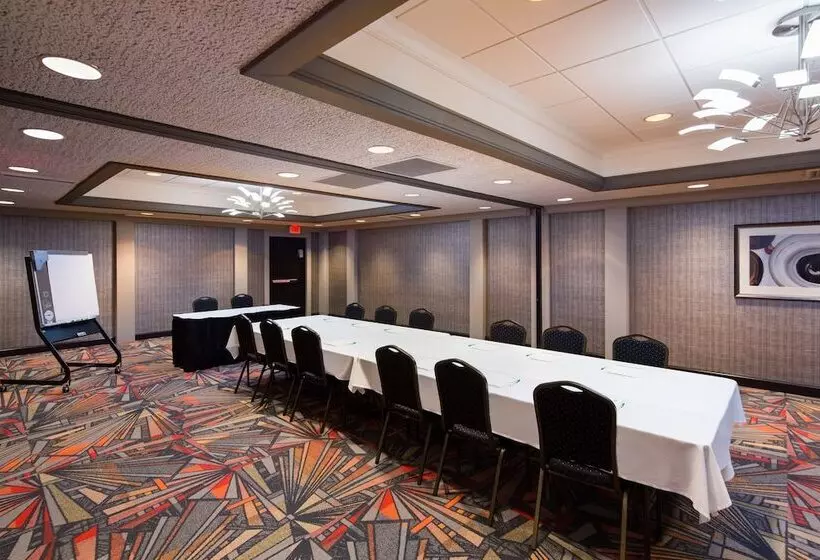 בית מלון כפרי Holiday Inn Milwaukee Riverfront, An Ihg