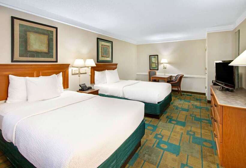 هتل La Quinta Inn By Wyndham Albuquerque Airport