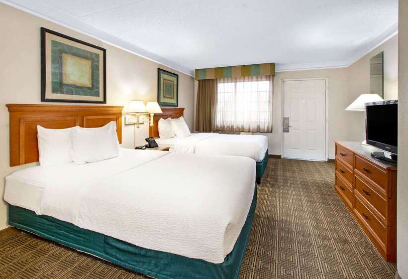 هتل La Quinta Inn By Wyndham Albuquerque Airport