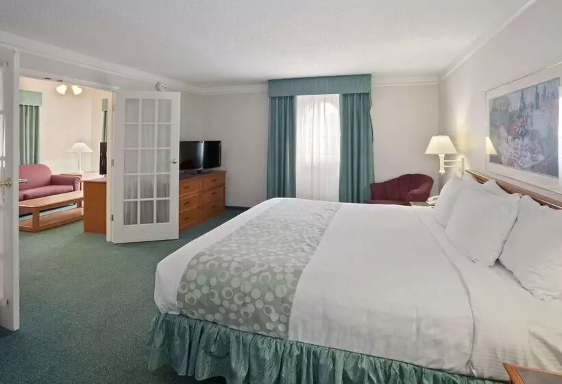 ホテル La Quinta Inn By Wyndham Omaha West