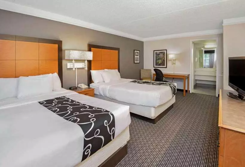 Szálloda La Quinta Inn By Wyndham San Antonio I35 N At Toepperwein