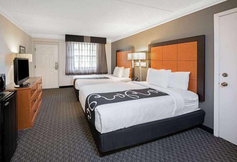هتل La Quinta Inn By Wyndham San Antonio I35 N At Toepperwein