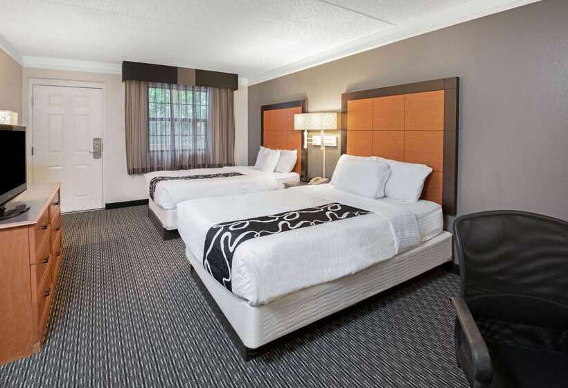 هتل La Quinta Inn By Wyndham San Antonio I35 N At Toepperwein