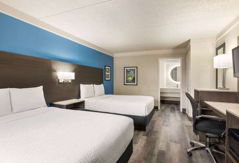 هتل La Quinta Inn By Wyndham San Antonio I35 N At Toepperwein