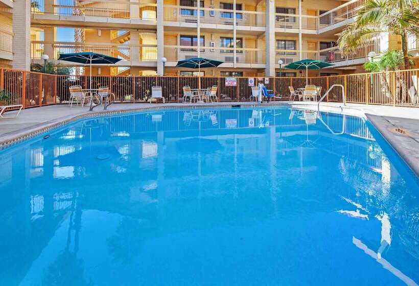 فندق La Quinta Inn By Wyndham Ventura