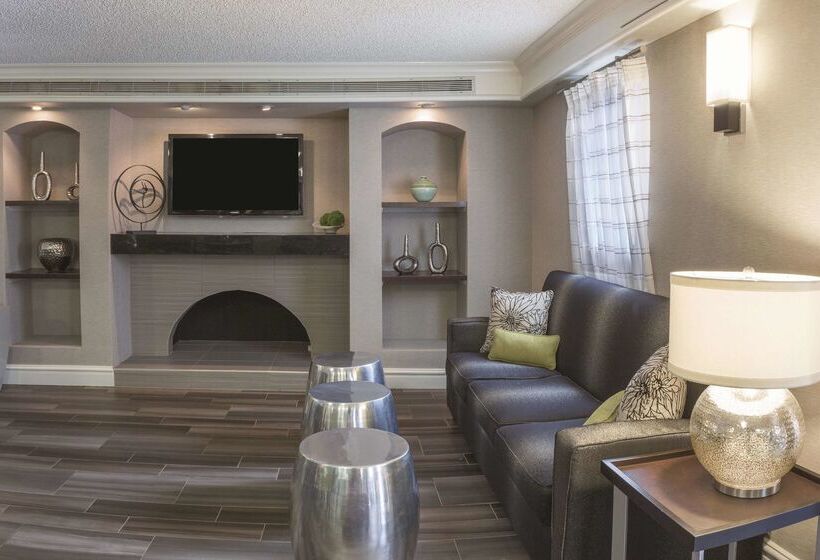 فندق La Quinta Inn By Wyndham Ventura