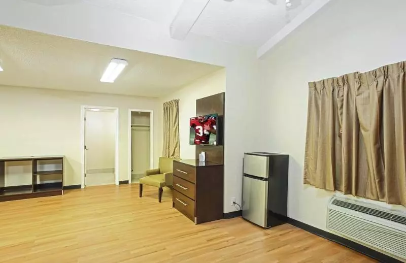 Hotel Red Roof Inn North Dallas   Park Central