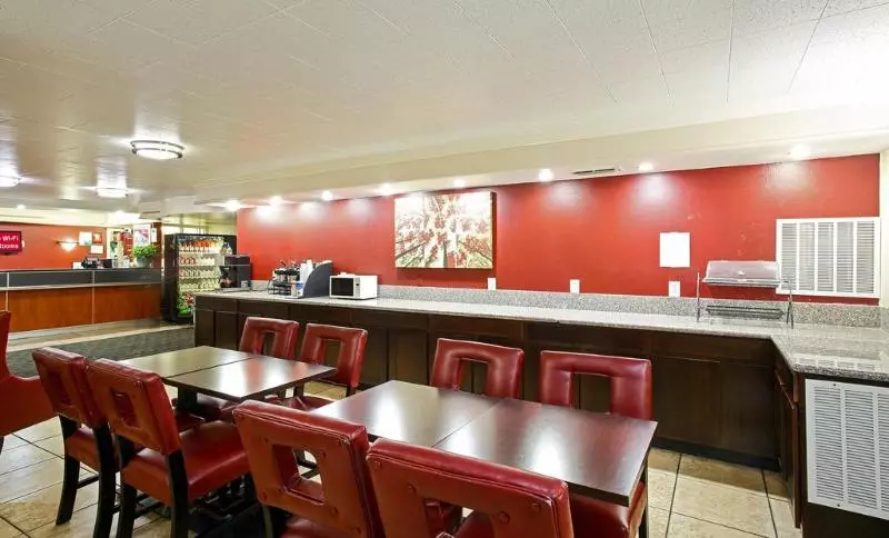 Hotel Red Roof Inn North Dallas   Park Central