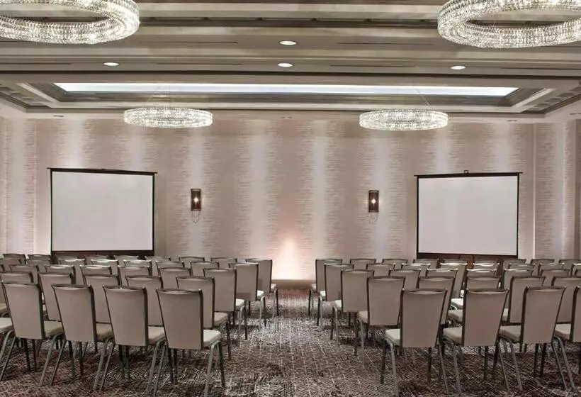 فندق Rochester Airport Marriott