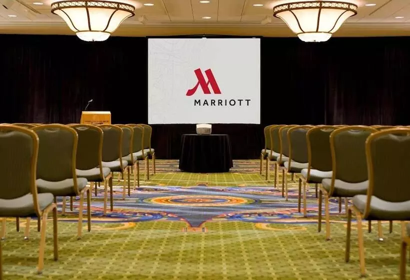 فندق Washington Dulles Airport Marriott