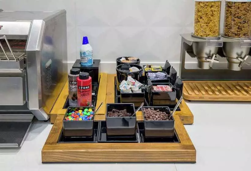 モーテル Hilton Garden Inn Knoxville Papermill Drive