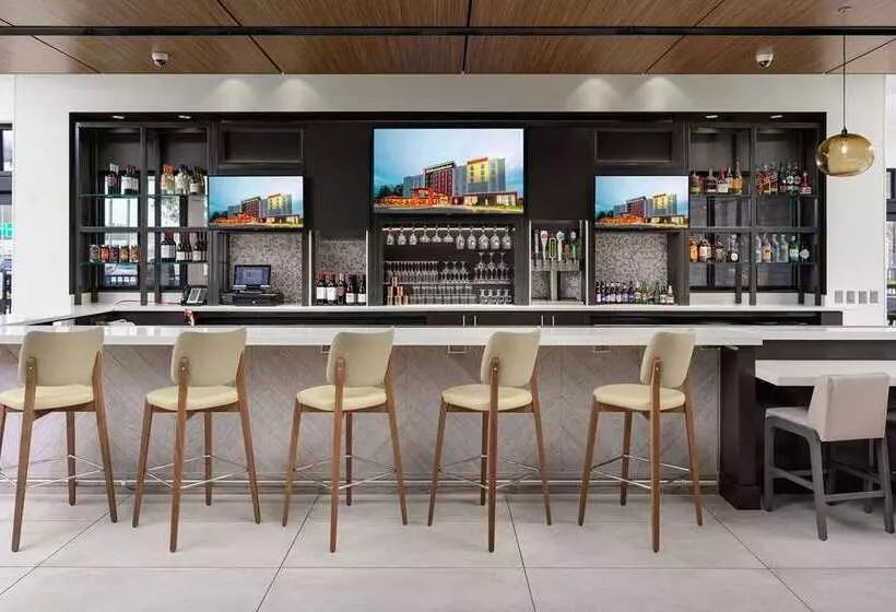 モーテル Hilton Garden Inn Knoxville Papermill Drive