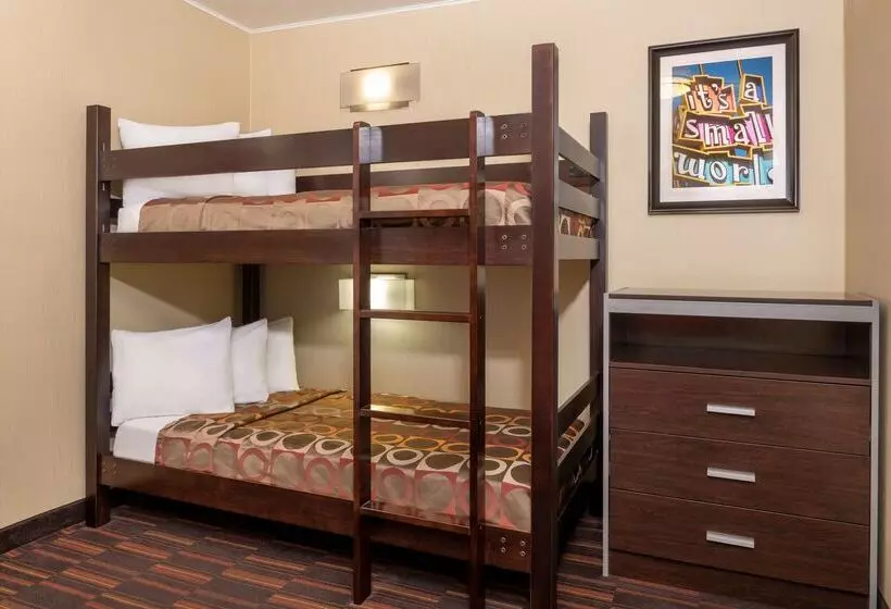 호텔 Best Western Plus Raffles Inn & Suites