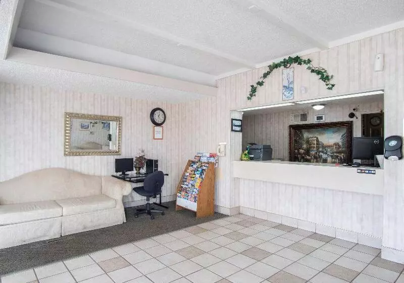 OYO Hotel Hutchinson KS West 4th Ave