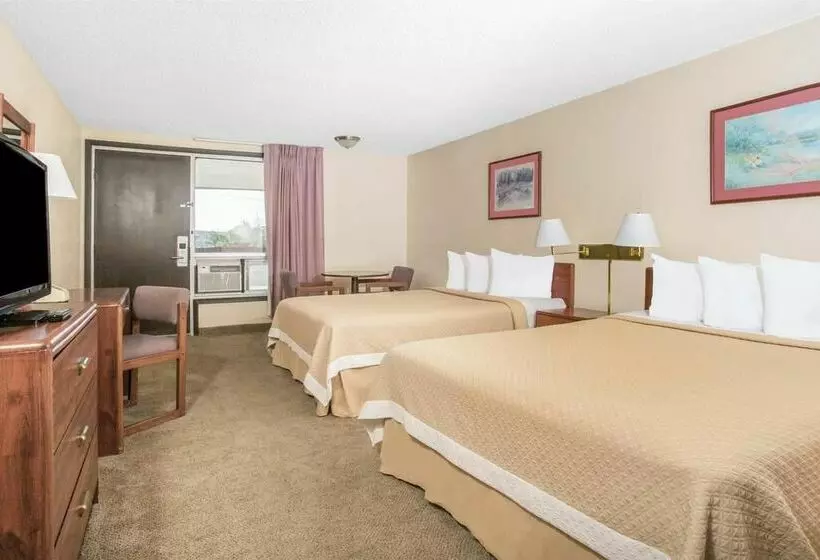 בית מלון כפרי Days Inn By Wyndham Rock Springs