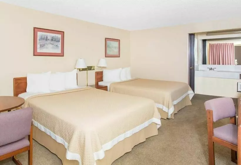 בית מלון כפרי Days Inn By Wyndham Rock Springs