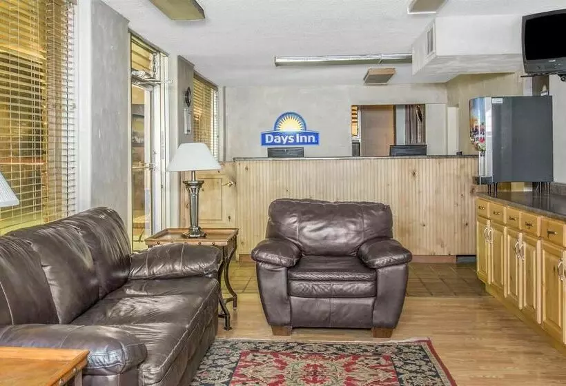 בית מלון כפרי Days Inn By Wyndham Rock Springs