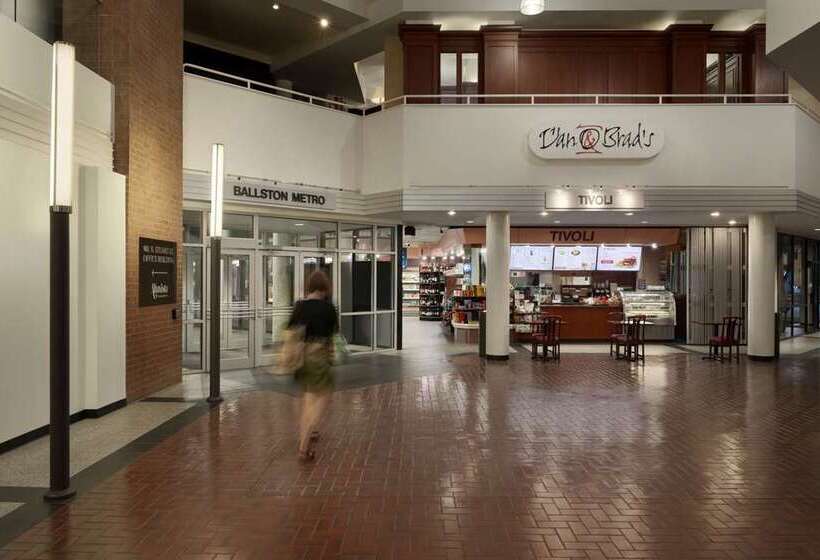 فندق Hilton Arlington