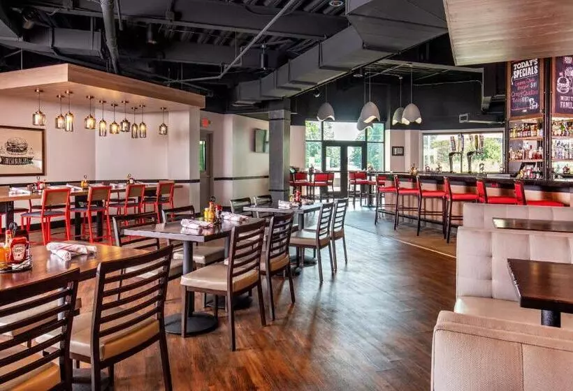 هتل Holiday Inn Newport News Hampton, An Ihg