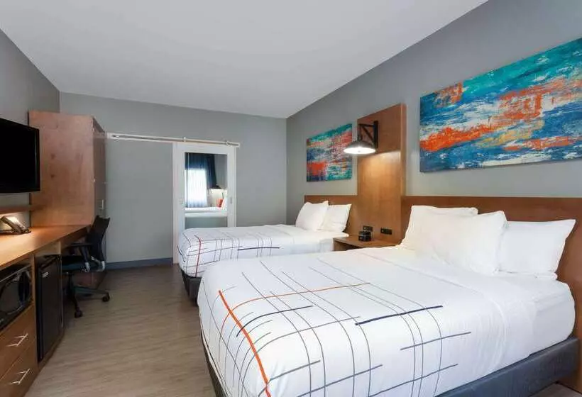 酒店 La Quinta By Wyndham Ft. Myers Sanibel Gateway