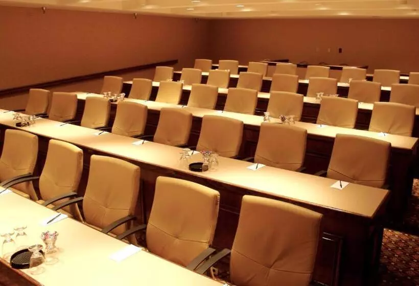 Ontario Airport Hotel & Conference Center