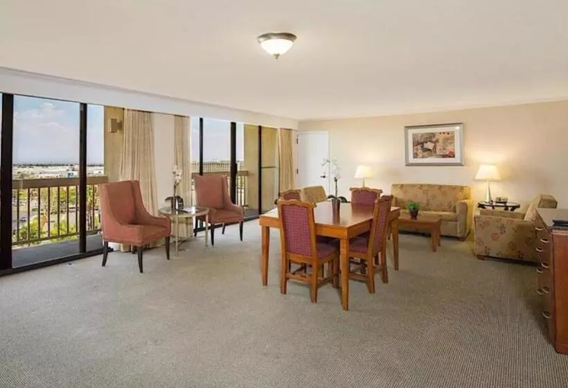 Ontario Airport Hotel & Conference Center