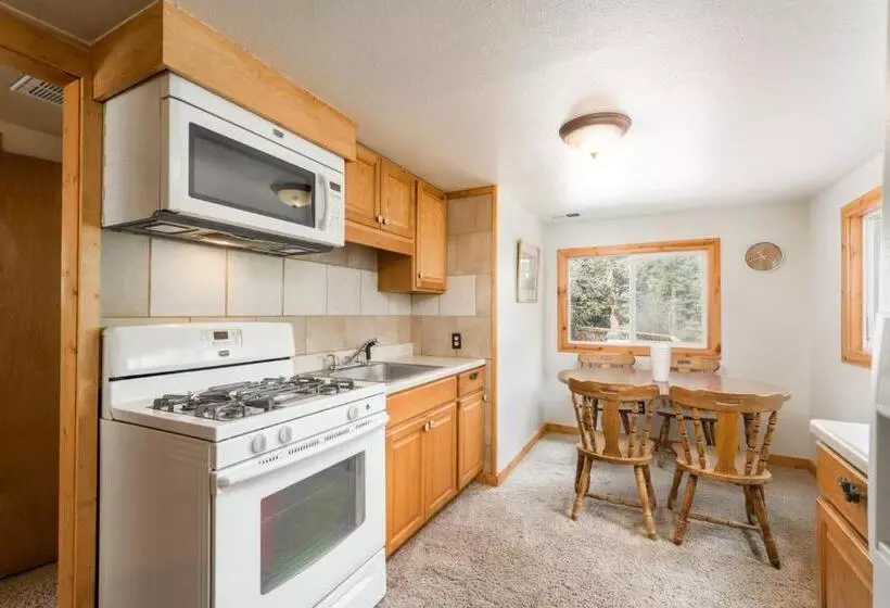 هتل Ponderosa Lodge