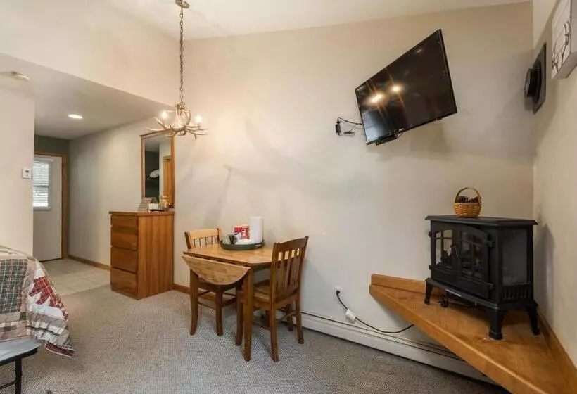 هتل Ponderosa Lodge