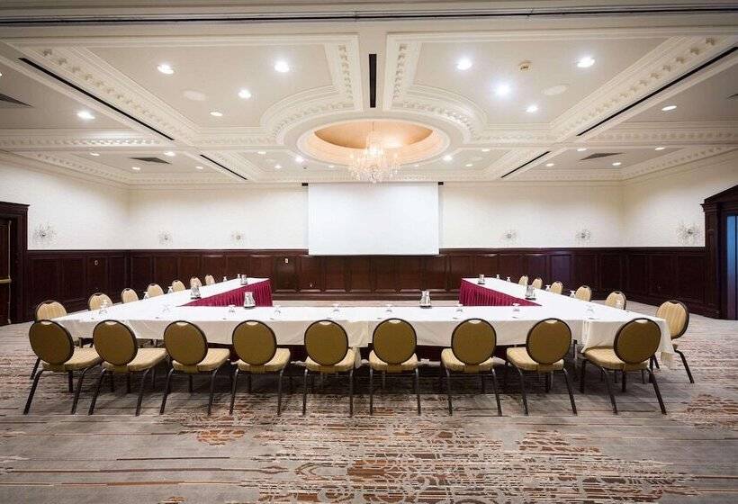 Radisson Hotel Cincinnati Riverfront