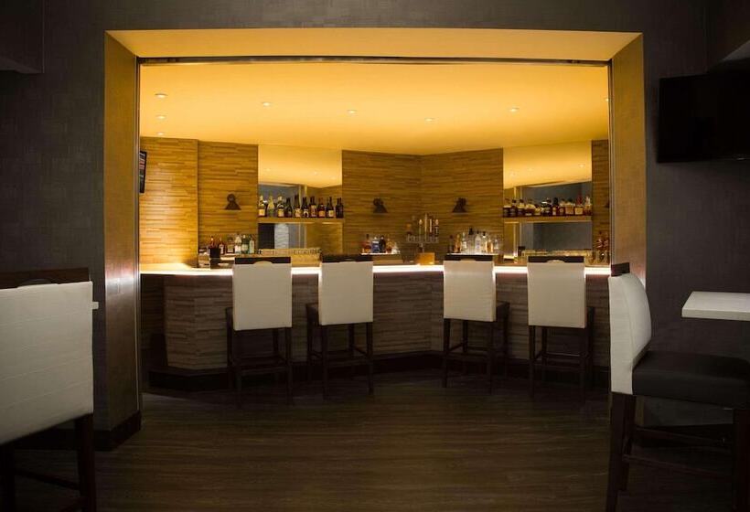 Radisson Hotel Cincinnati Riverfront