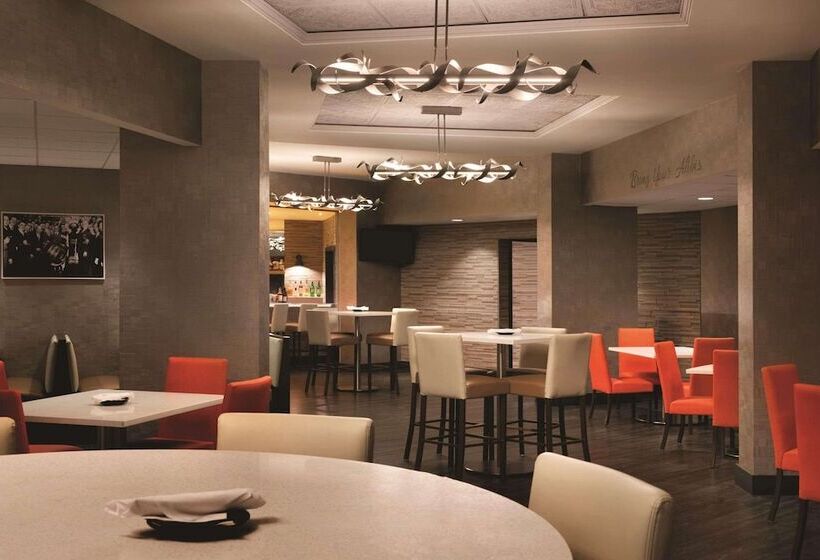 Radisson Hotel Cincinnati Riverfront