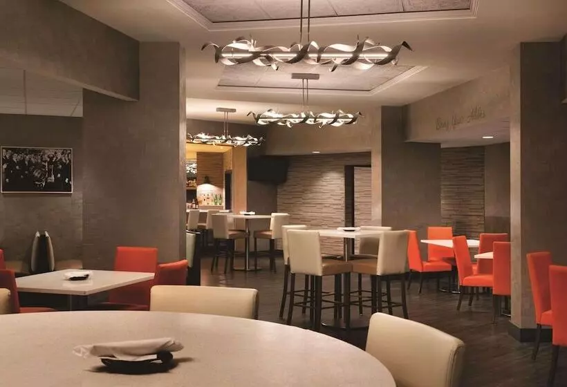 Radisson Hotel Cincinnati Riverfront