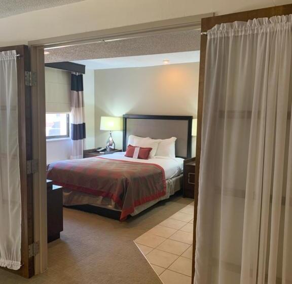 酒店 Ramada By Wyndham Marquette