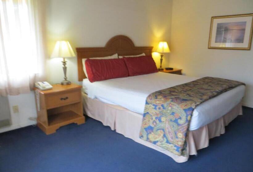 هتل The Monarch Resort