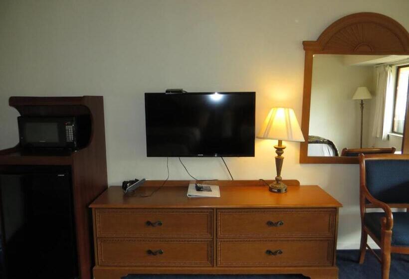 هتل The Monarch Resort