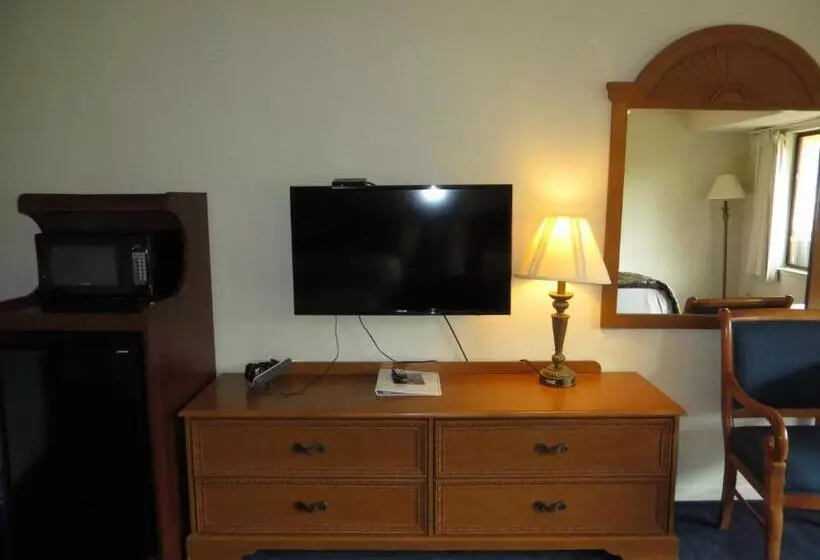 בית מלון כפרי The Monarch Resort