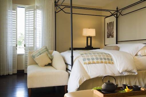 استراحتگاه Pier 66 Hotel & Marina