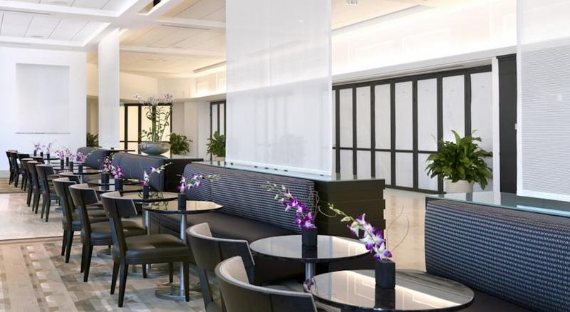 استراحتگاه Pier 66 Hotel & Marina