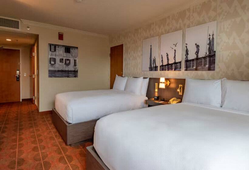 Отель Courtyard by Marriott San Diego Downtown Little Italy