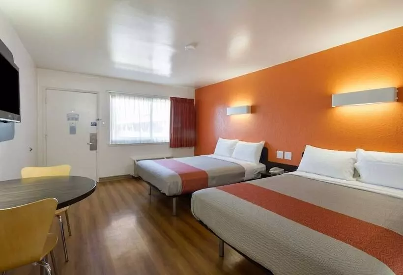 Motel 6 Claremont, Ca