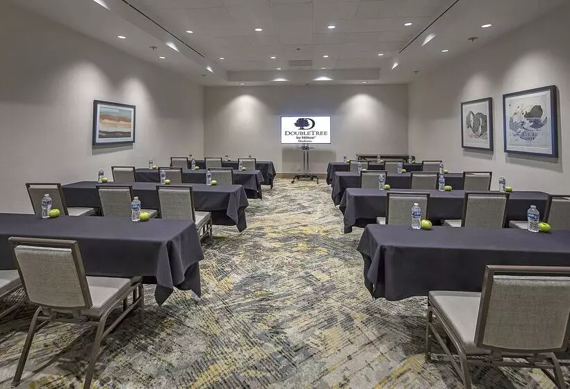 Doubletree By Hilton Hotel Modesto