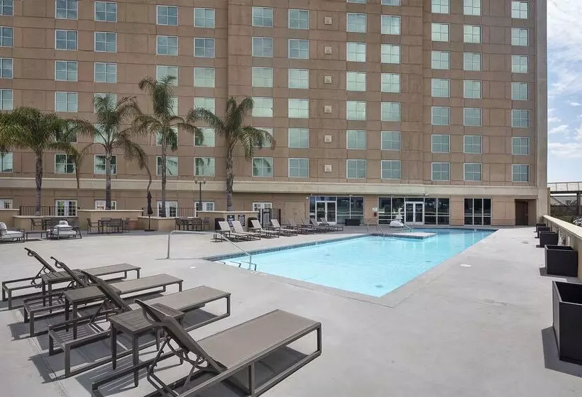 Doubletree By Hilton Hotel Modesto