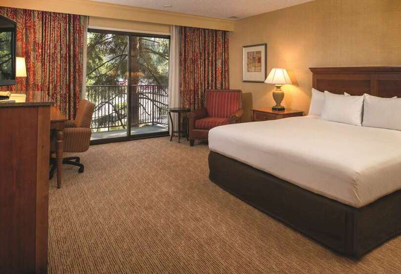 هتل Doubletree By Hilton Seattle Airport