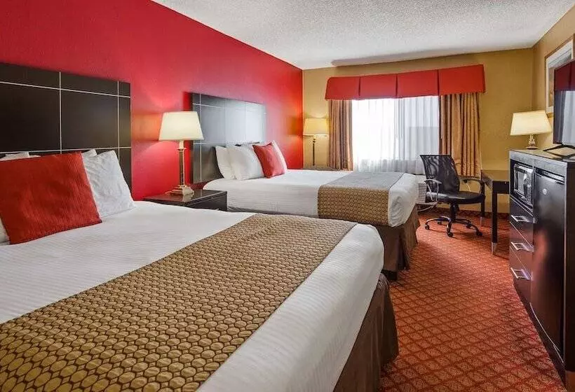 Отель Broadway Inn & Suites