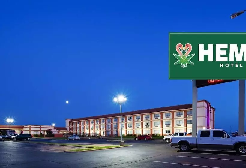 Отель Broadway Inn & Suites